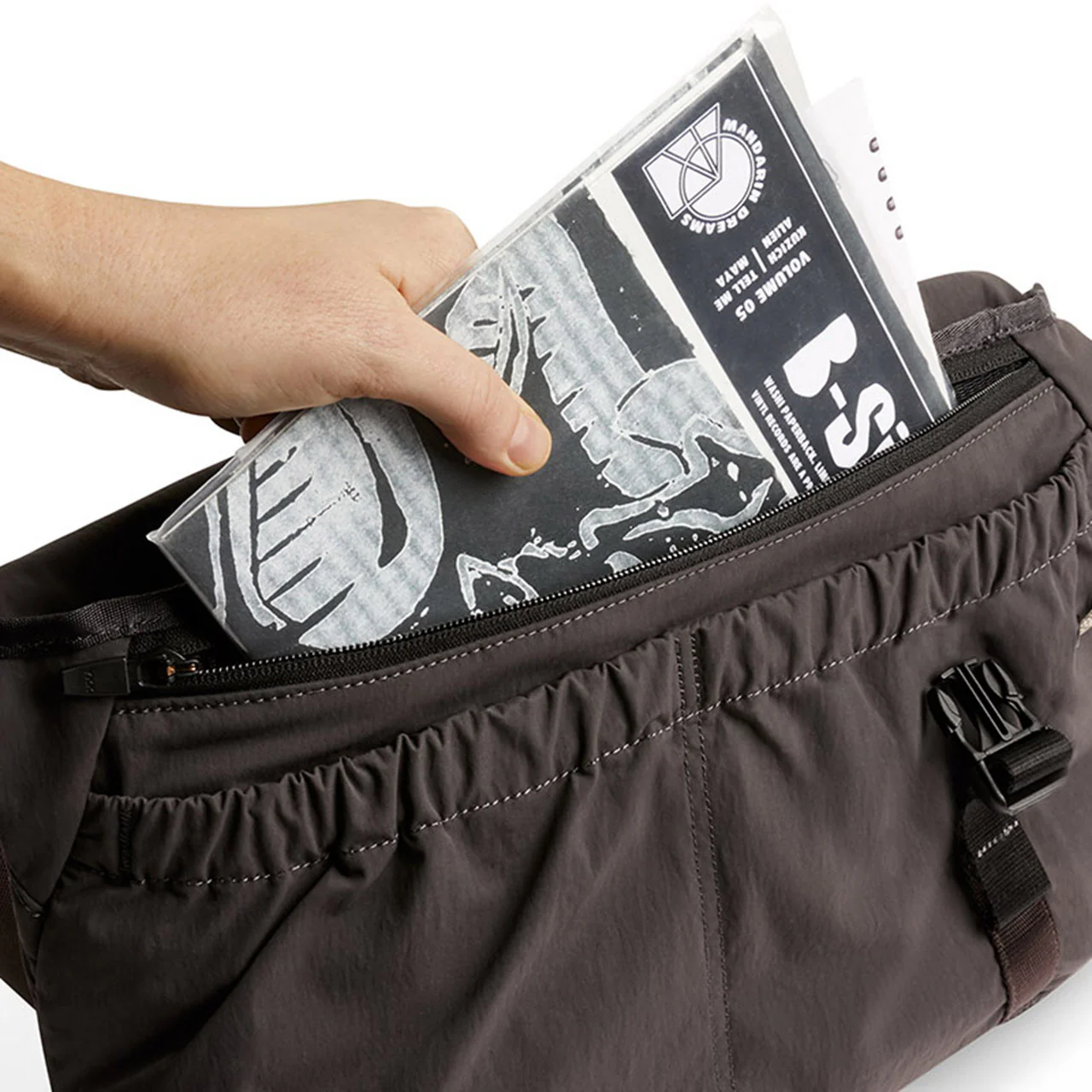 Cinch Messenger Bag 12L - Image 12