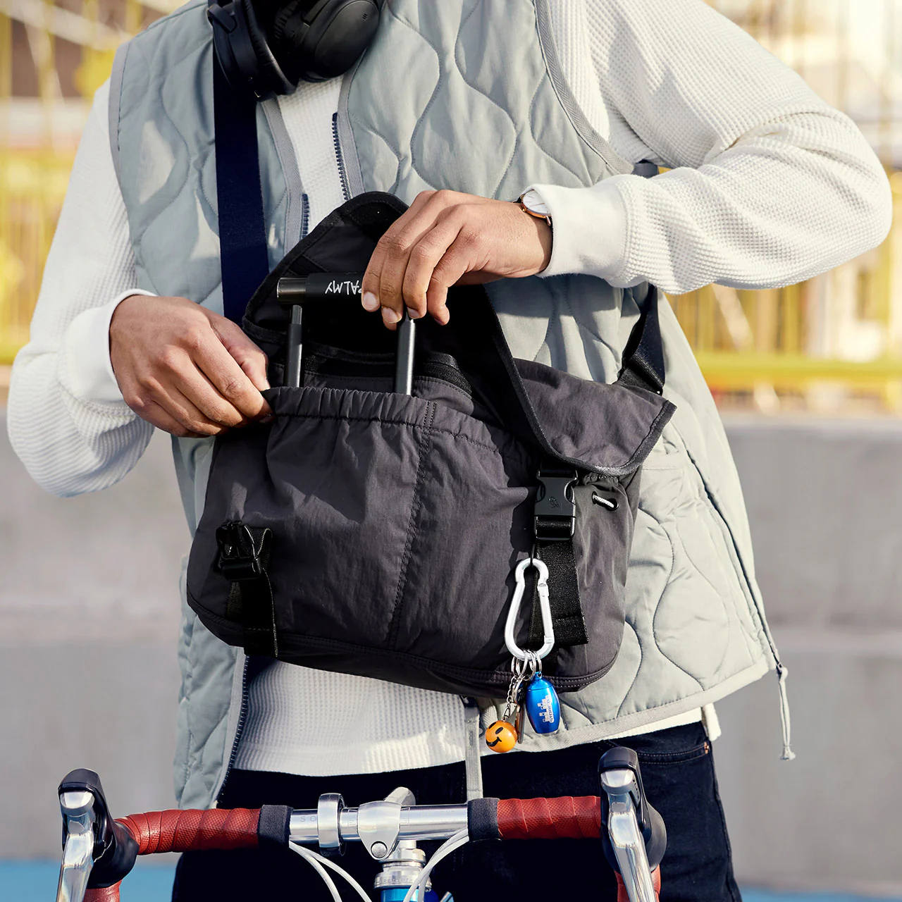 Cinch Messenger Bag 12L - Image 7