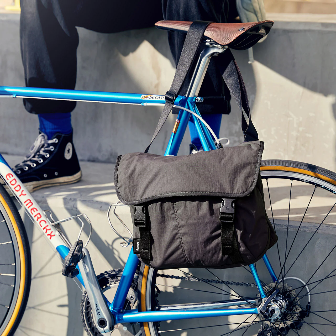 Cinch Messenger Bag 12L - Image 8