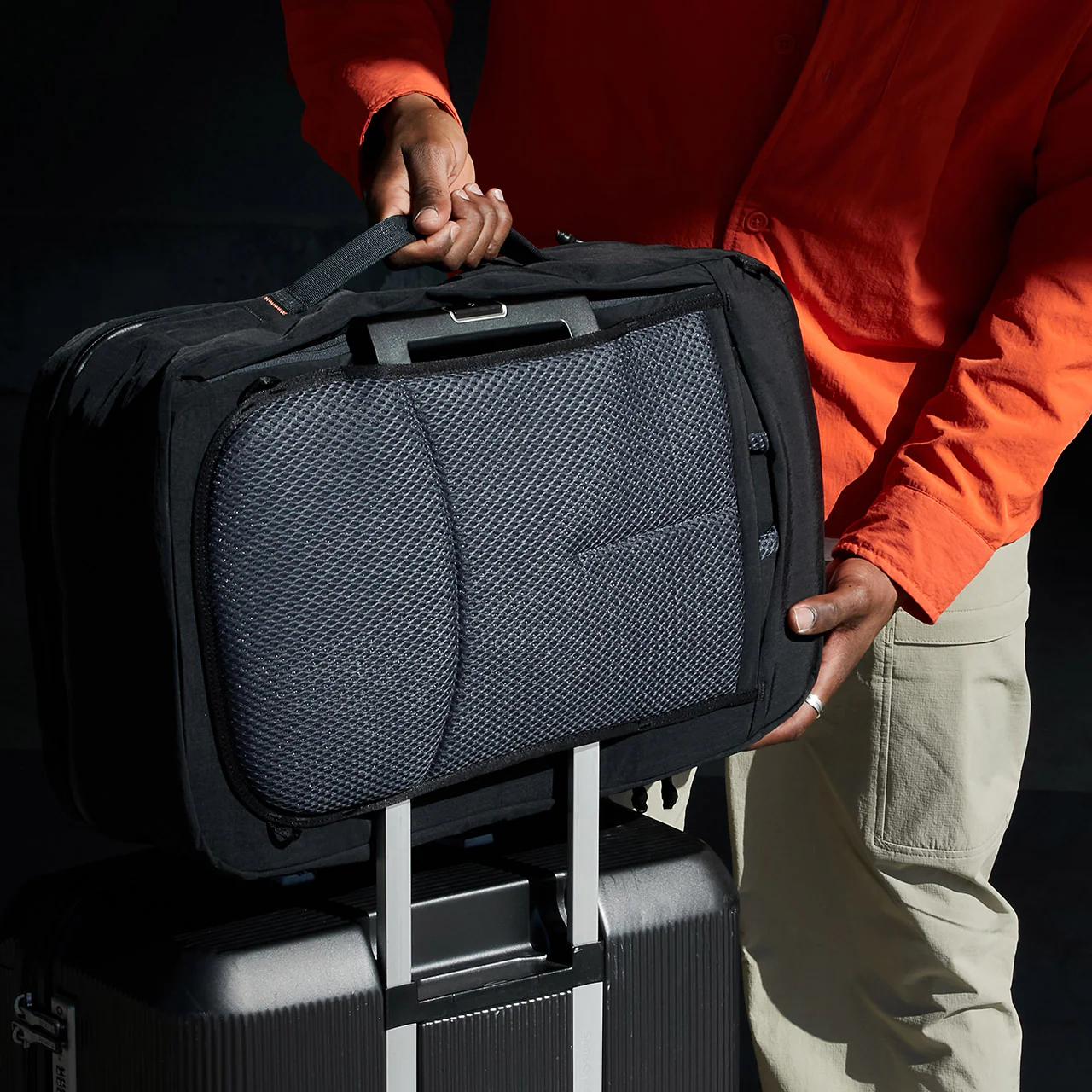 Lite Travel Pack 30L - Image 10